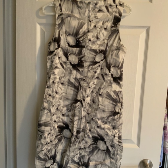 JOE FRESH flower dress with pockets - Picture 2 of 2